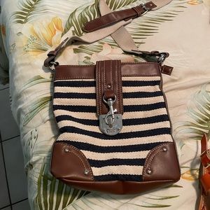 🌺 Adorable Chaps canvas and vegan leather handbag for spring/summer vibes🌿